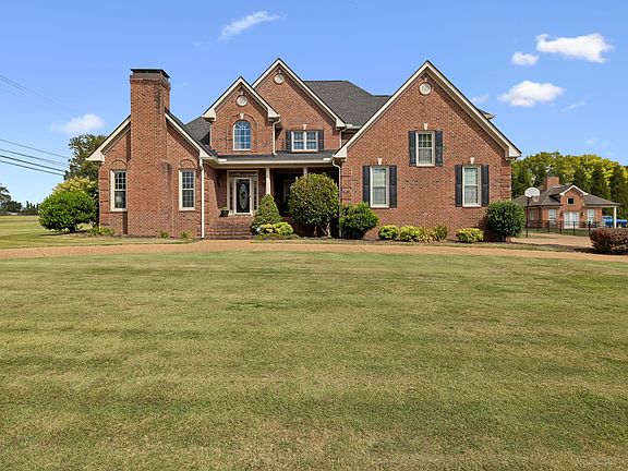 2nd image of 2401 W Clay Dr