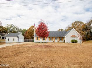 5285 Wildwood Dr, Southaven, MS 38671
