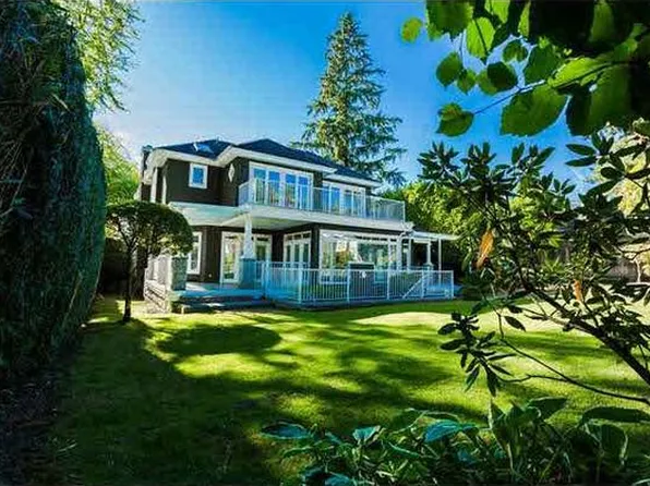 6088 Athlone St #1, Vancouver, BC V6M 3A4