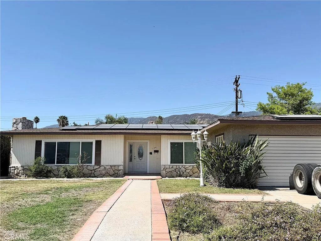 3 bed, 1997 sqft, $3,000 — Photo 3