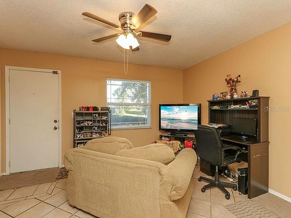 4th image of 1067 E Normandy Blvd