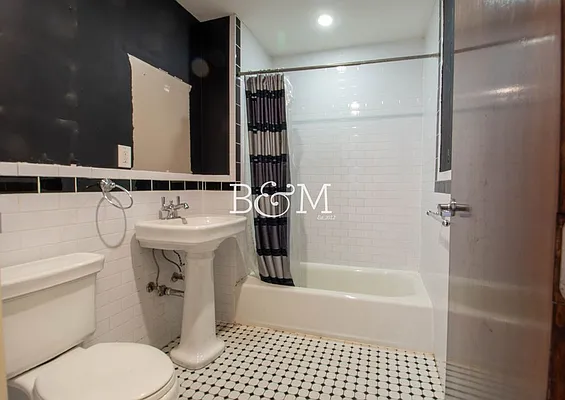 Rented by Brick&Mortar | media 7