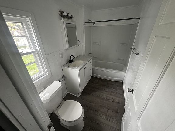 2nd image of 16 Cummings St