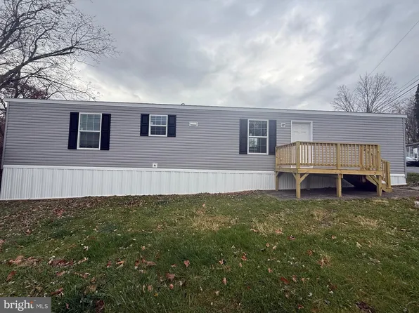 140 Deann Ln, Grantville, PA 17028