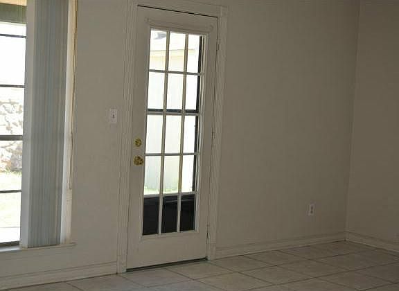 3rd image of 10656 Palomino St