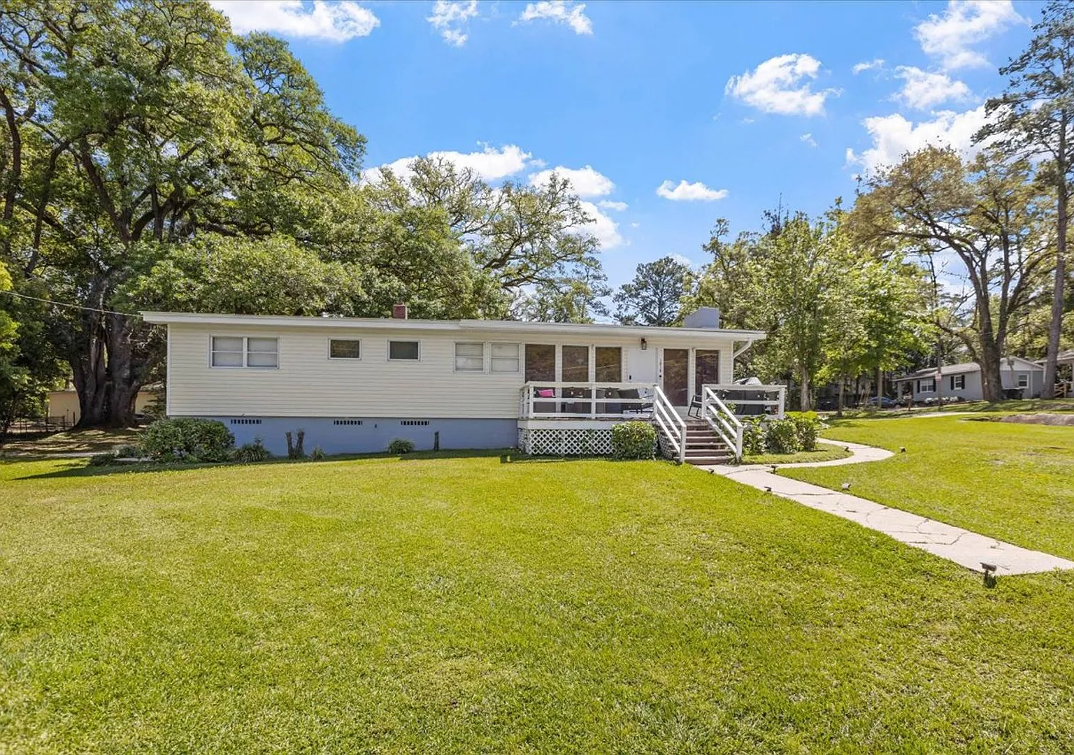 4 Bedroom House Minutes from FSU for August 2027!! — Photo 2