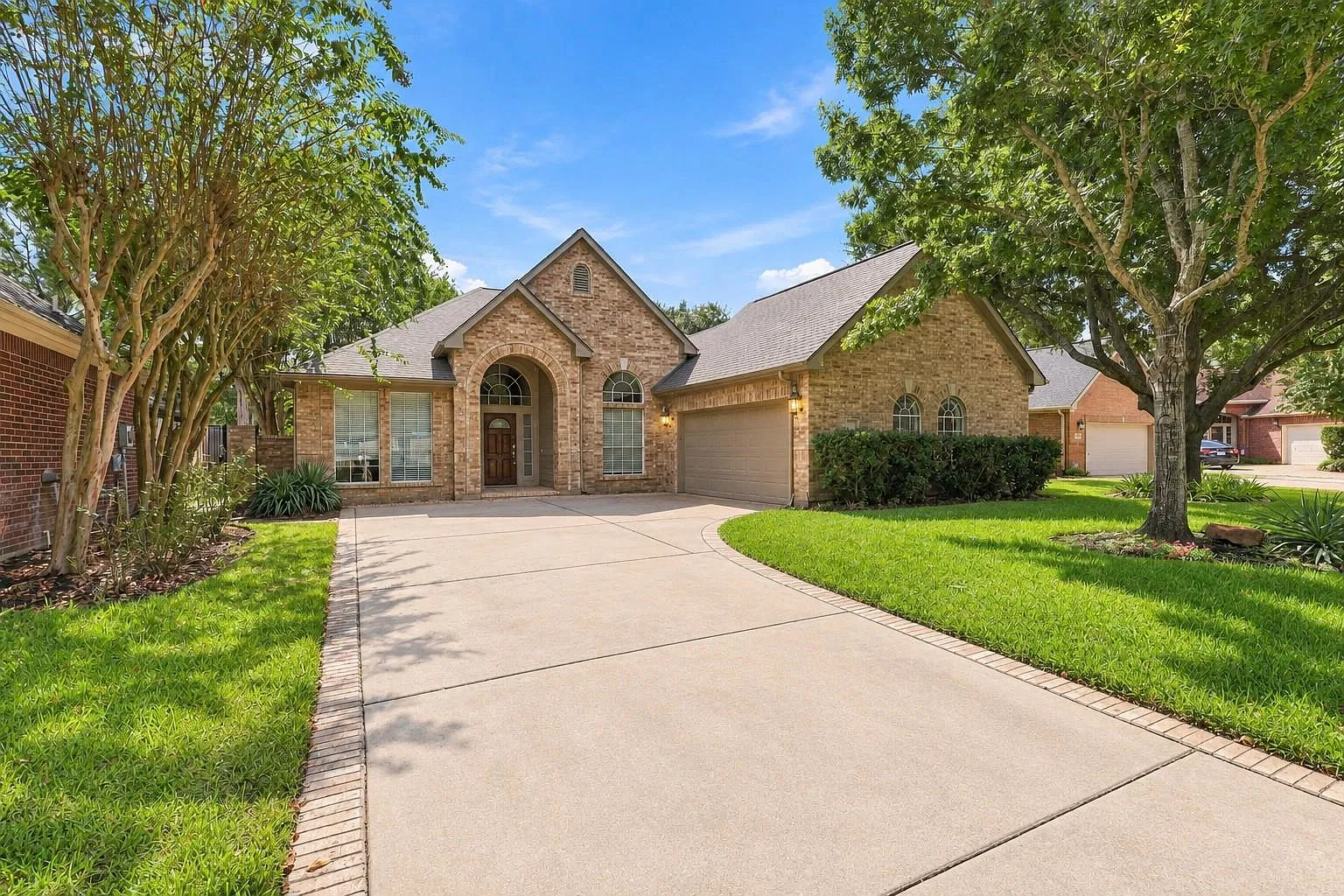 3 bed, 2.5 bath, 2780 sqft, $2,900 — Photo 2