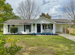 262 E Main St, Rutledge, GA 30663