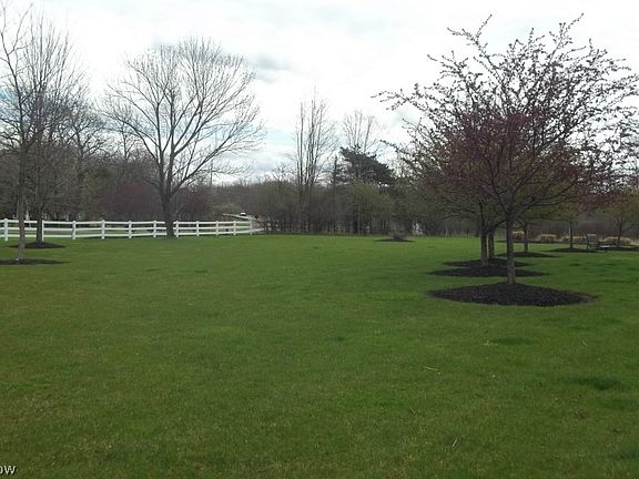 2nd image of 1620 Hunting Hollow Dr