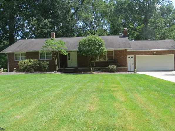 427 Bonnie Brae Rd, Vienna, OH 44473