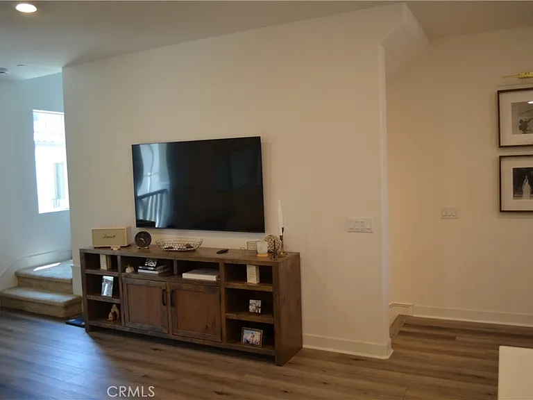 513 Tamarind Way — Photo 5