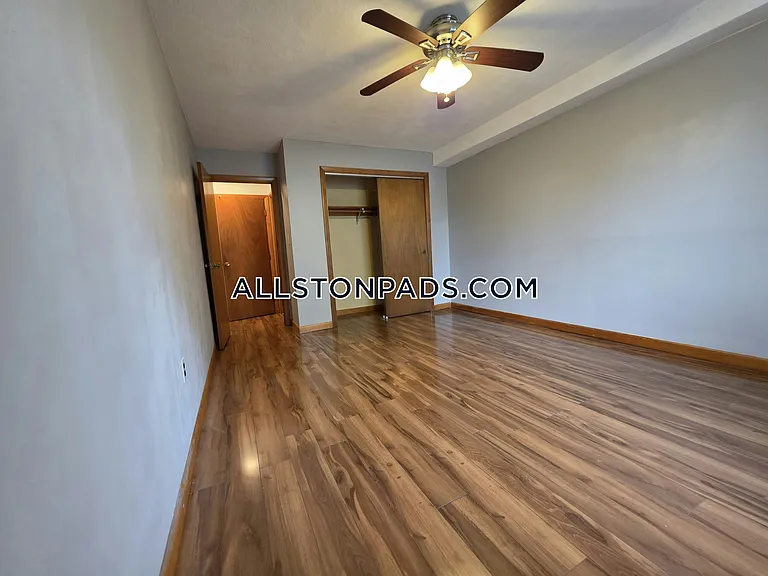 28 Brentwood St #7 — Photo 17