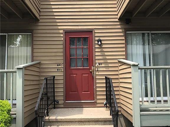 3rd image of 365 Glendale Ave Unit B4