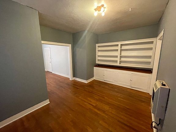 3rd image of 547 1/2 E Wilkinson St