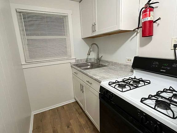 3rd image of 216 Hamilton Ave #8