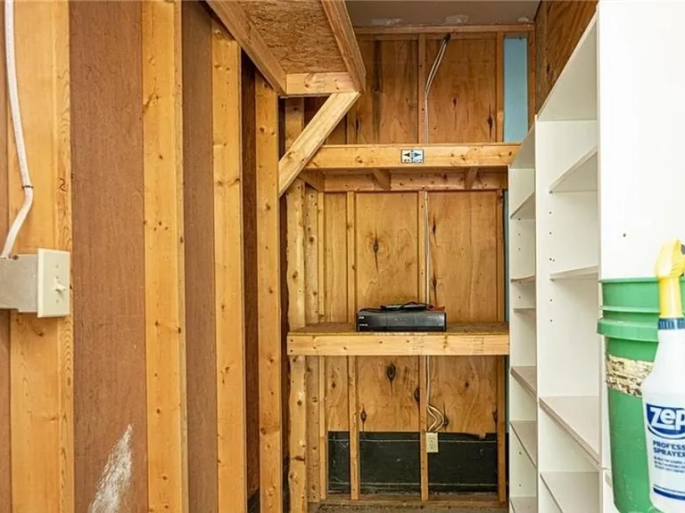 405 N Center St — Photo 19