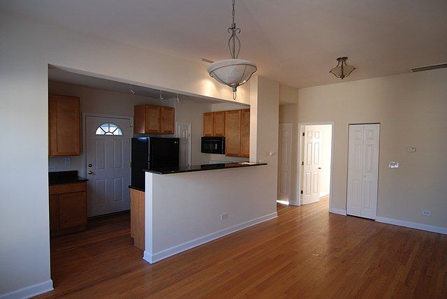 1st image of 2516 W North Shore Ave APT 2