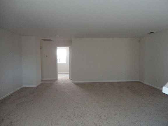 5th image of 1105 Blue Heron Dr