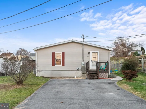 732 Ringgold St, Waynesboro, PA 17268