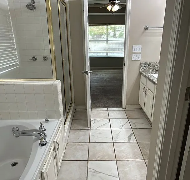 9812 Kings Pointe Dr — Photo 30