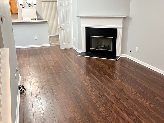5th image of 934 Redwood Dr