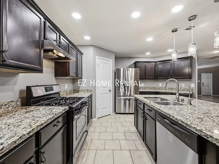 21615 Cavallo Ln — Photo 3