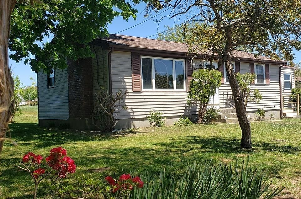 1st image of 15 Woodland Ave