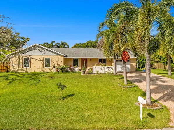 18102 SW 88th Pl, Palmetto Bay, FL 33157