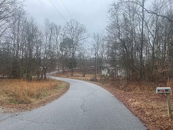 2nd image of 841 Pemberton St