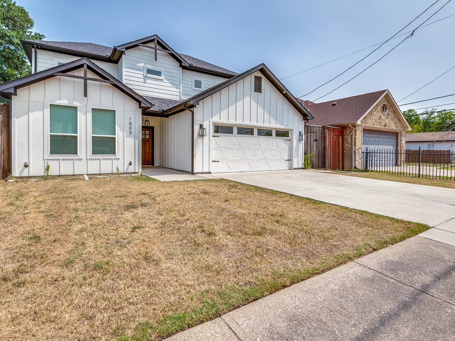 5 bed, 2698 sqft, $4,300 — Photo 1