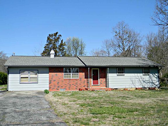2nd image of 221 Idlewild Dr