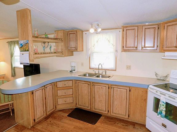 5th image of 5751 Windtree Dr