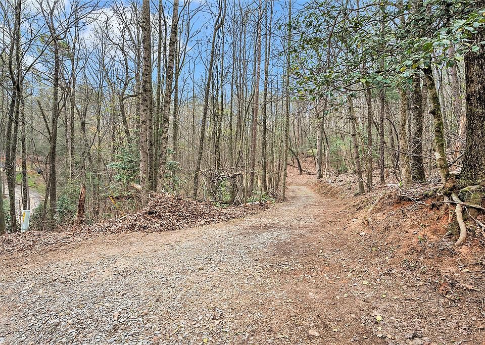 1st image of 29 Mountain Laurel Dr