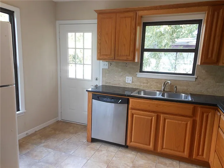 4615 Banister Ln — Photo 10