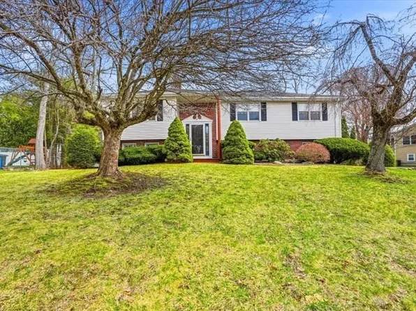 9 Hancock St, Milford, MA 01757