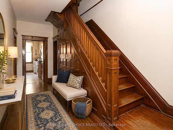 5th image of 348 Ambrose St