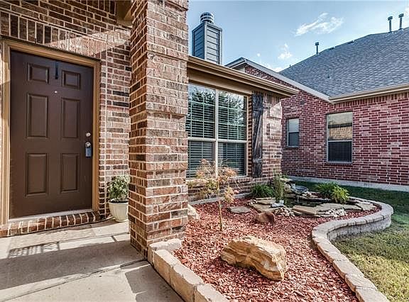 3rd image of 1008 Lake Hollow Dr