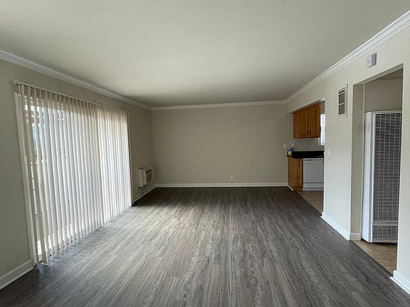 4th image of 10163 Beardon Dr APT 4