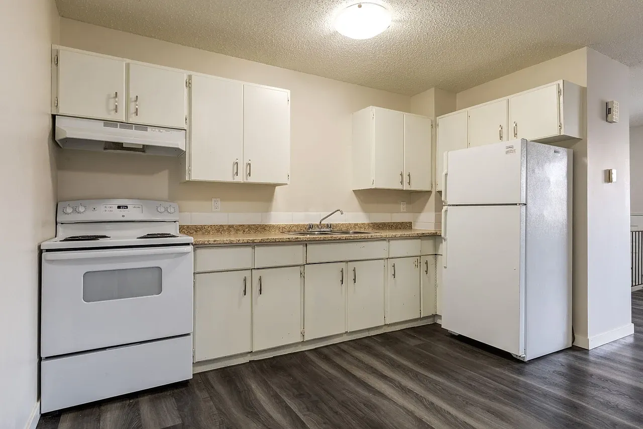 Spruce View Apartments — Photo 1
