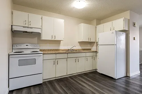 5612 51st Ave #6 Photo 1