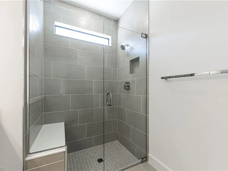 19226 Hinkley Dr — Photo 22