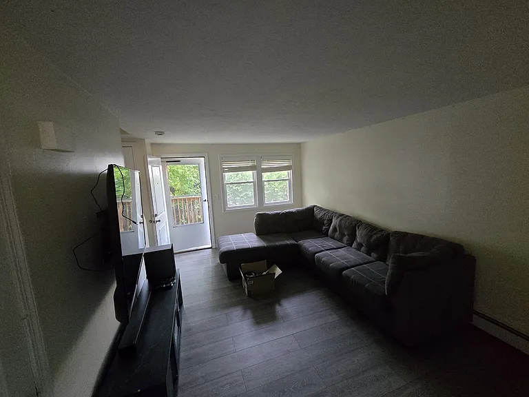 157 3rd St #3 — Photo 3