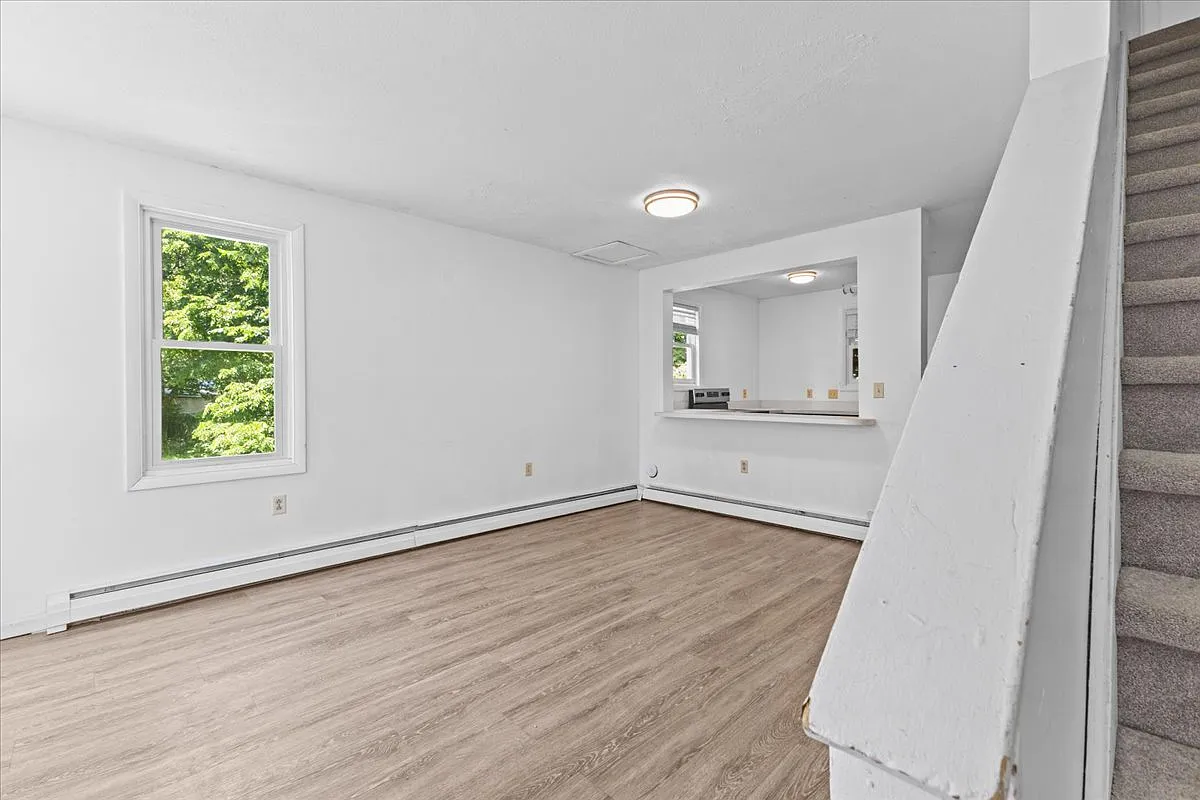 4 bed, 1196 sqft, $3,400 — Photo 2