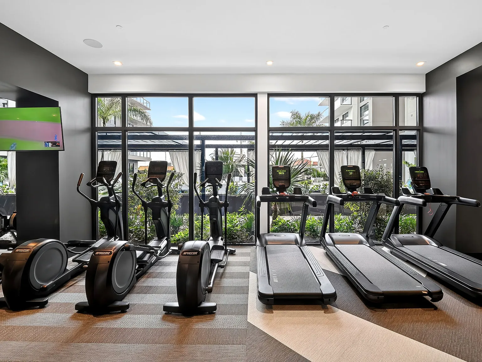 Manor Biscayne — Photo 4