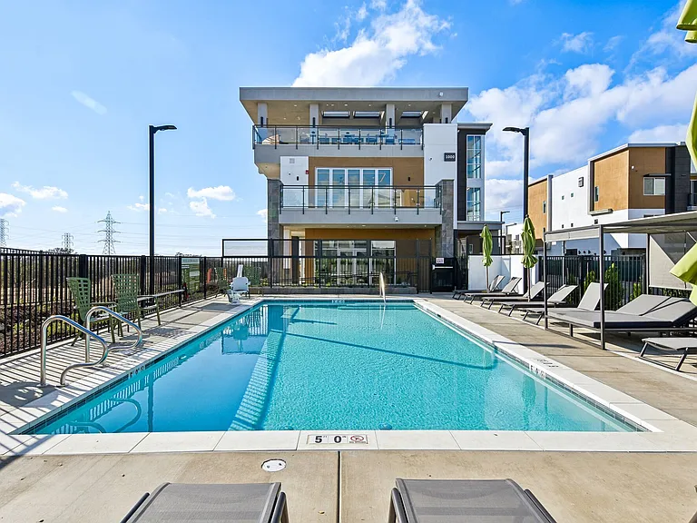 Verdell Pointe — Photo 49
