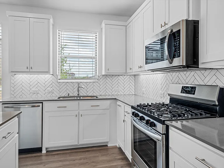 7053 Cedar Creek Dr — Photo 15