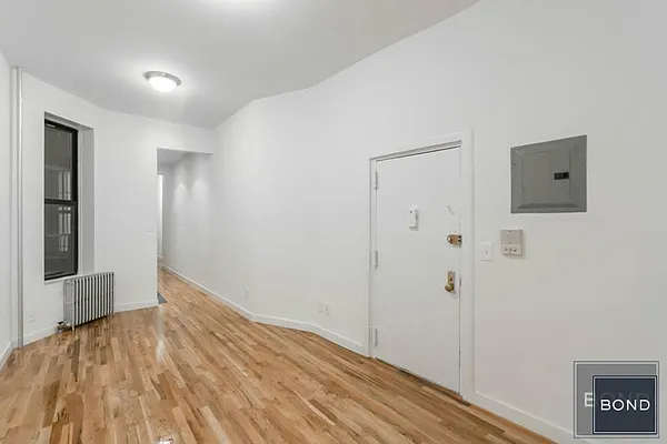 Rented by Bond New York | media 7