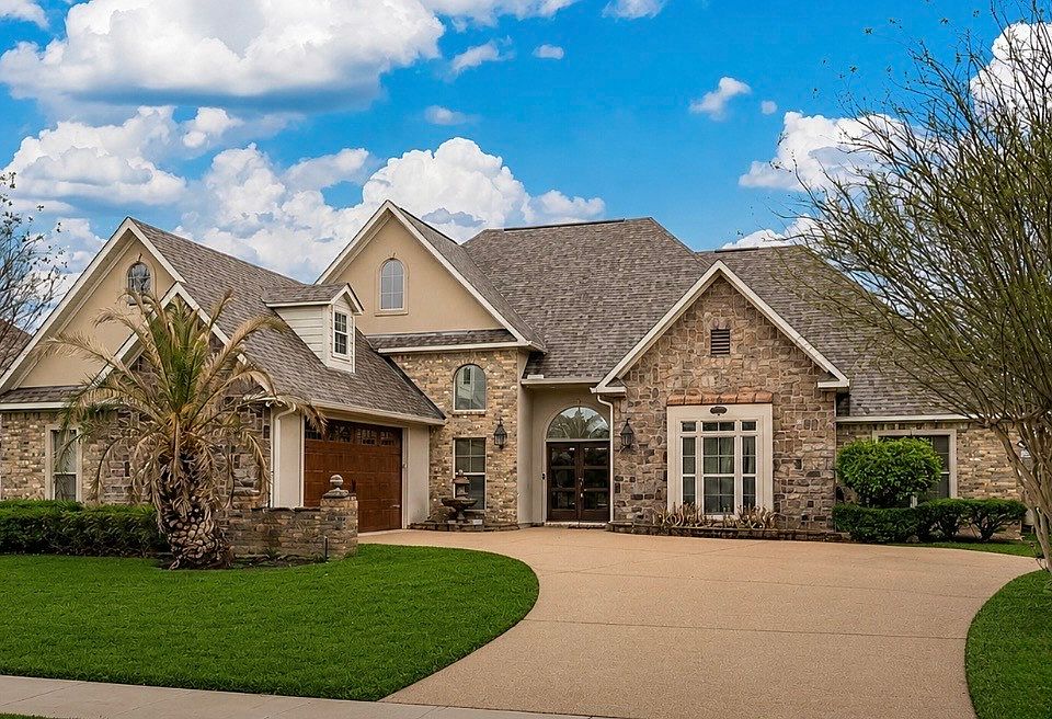1st image of 519 Canterbury Ln