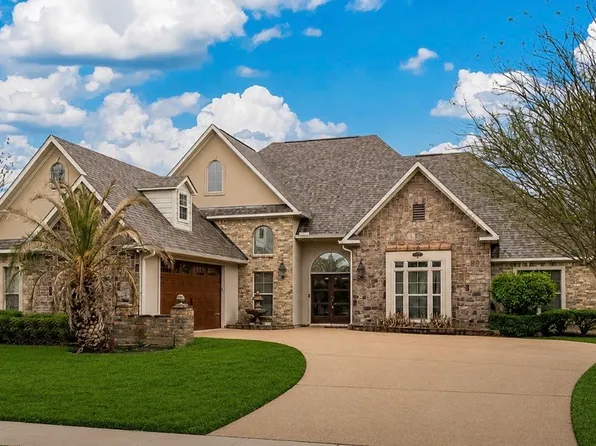 519 Canterbury Ln, Bossier City, LA 71111