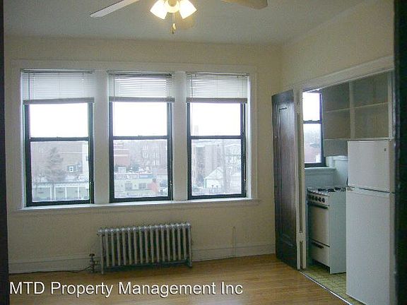 3rd image of 4505 N Lincoln Ave APT 3F